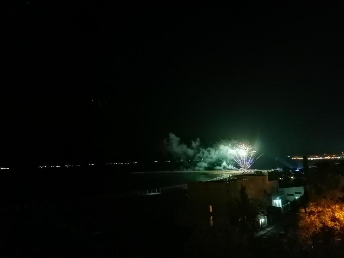 Sunrise Beachfront Relax Residence Констанца Екстериор снимка