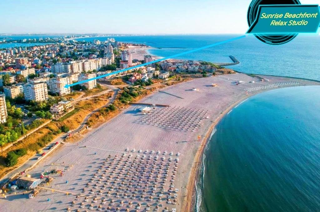 Sunrise Beachfront Relax Residence Констанца Екстериор снимка