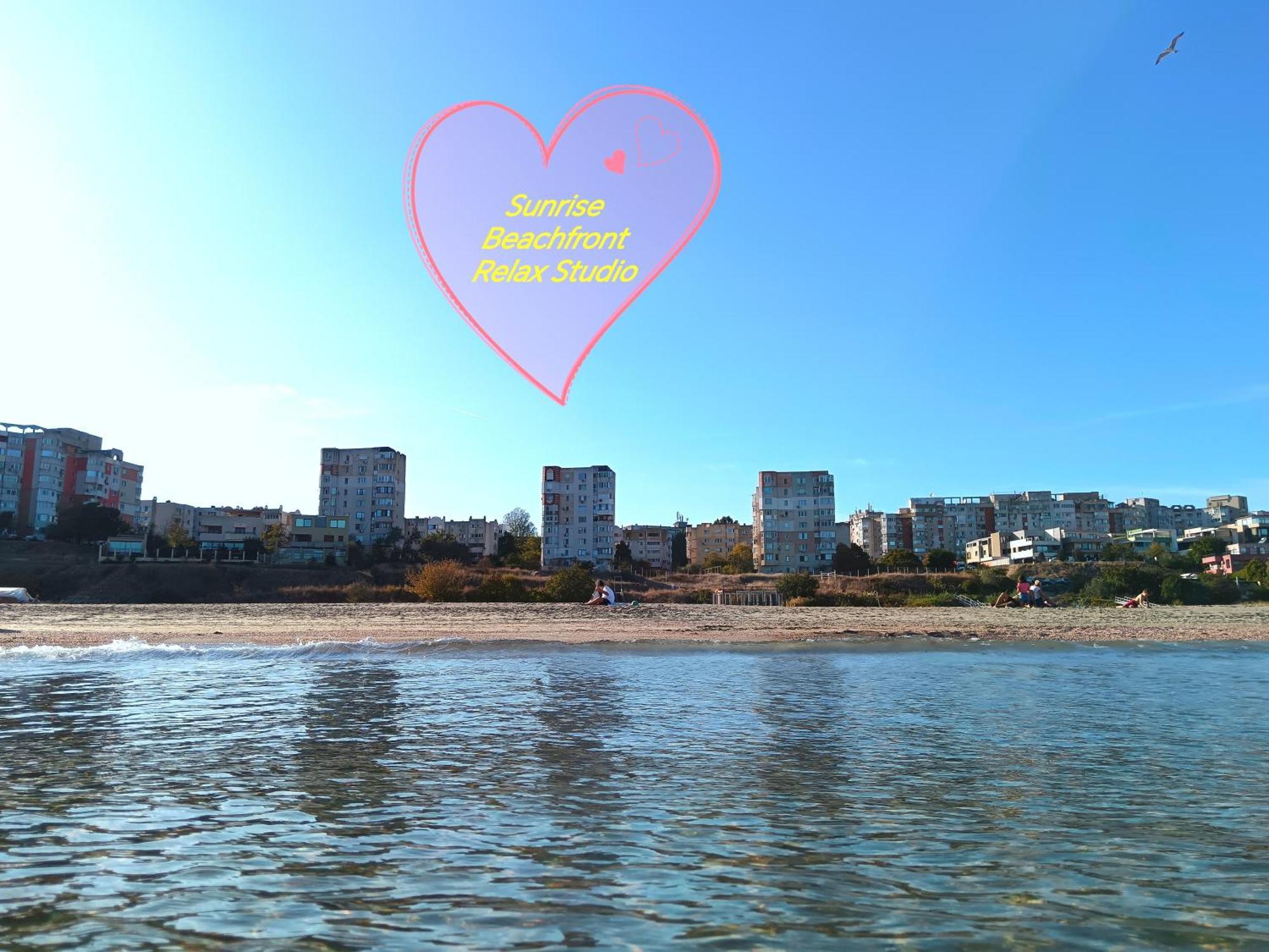Sunrise Beachfront Relax Residence Констанца Екстериор снимка