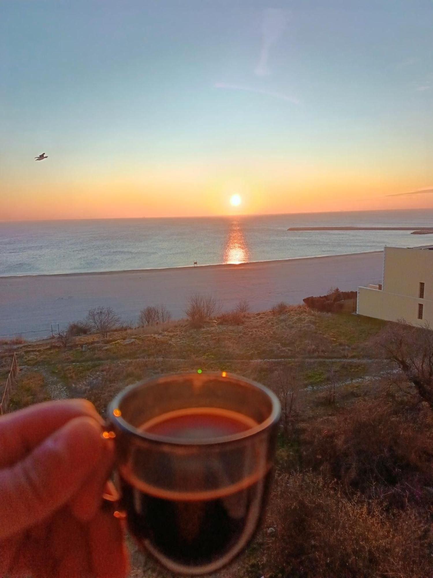 Sunrise Beachfront Relax Residence Констанца Екстериор снимка